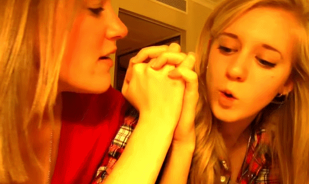 Lesbian Find On GIFER