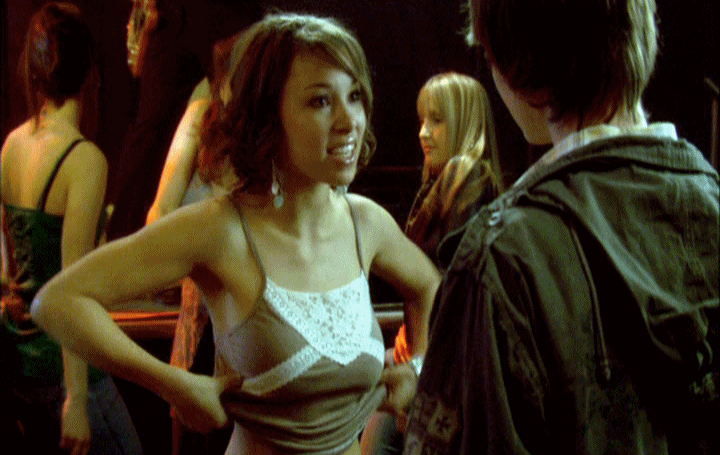 Jessica parker kennedy breasts