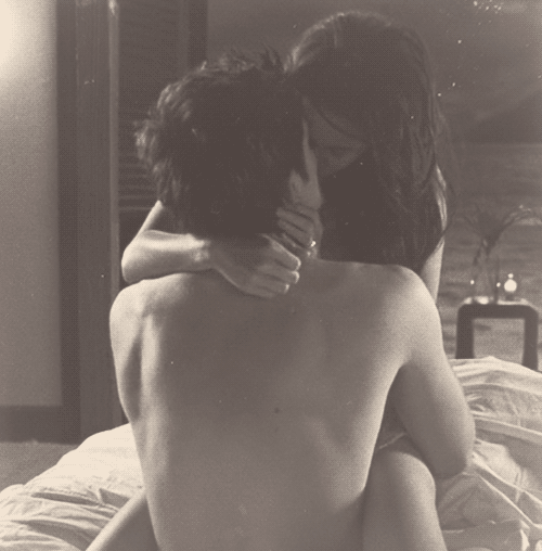 8 Ways To Step Up Your Make Out Game Cute Couples Goals