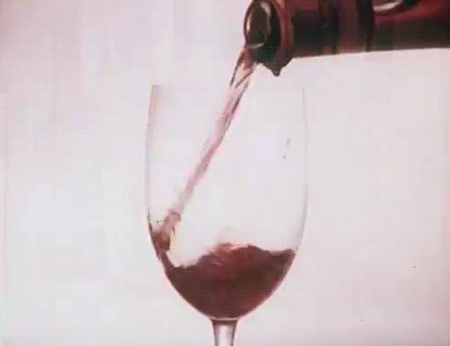 Вино анимация. Налить вина. Вино наливают в бокал. Гифка наливает вино. Почему нельзя оставлять бутылки на столе