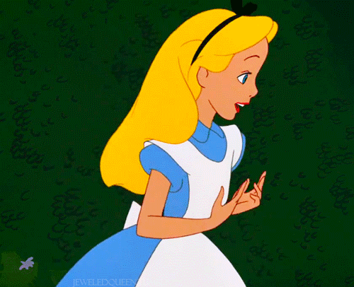 Алиса замечал. Алиса в стране чудес Дисней. Алиса Дисней гиф. Алиса в стране чудес книксен. Поклон принцессы.