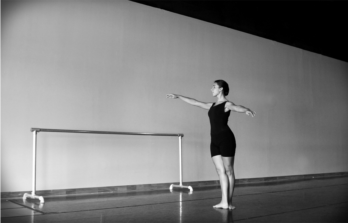 Балерина Арабеск. Мияко Йошида балерина. Балерина в движении. Современная балерина. Грациозные движения