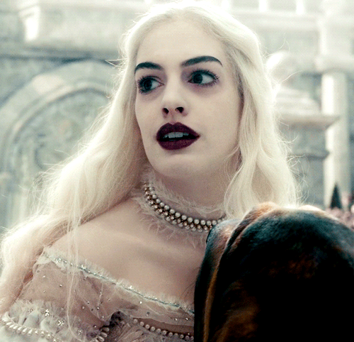 GIF white queen alice in wonderland anne hathaway - animated GIF on GIFER -  by Mnelmeena