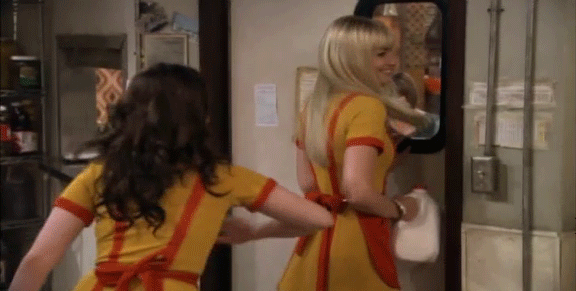 Beth behrs arsch