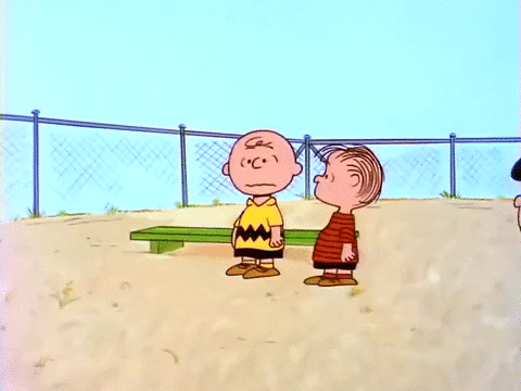 It s your first kiss charlie brown. Чарли Браун влюбился. Чарли Браун и рыжеволосая. Чарли Браун и рыжая девочка. Чарли Браун танцы gif.