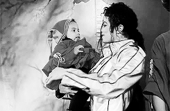 Bebe Kiss Baby Gif On Gifer By Manris