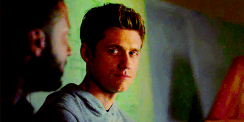 Can this happen. Aaron Tveit gif. Ной Юп гиф. Graceland gif.