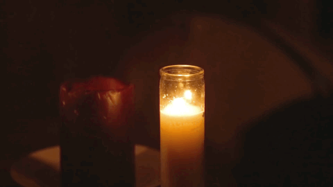 Клип свечи горят