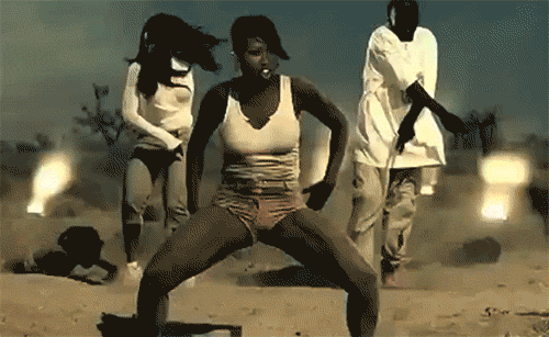 Чернокожая танцует. Танец негра. Африканцы танцуют. Негры пляшут. Негритянка танцует.