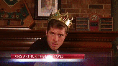 King gif. Король Артур анимация. Тупой Король гиф. Гифки царь подмигивает. Гиф Король Ильич.