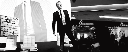 GIF tom hiddleston - animated GIF on GIFER - by Shakazahn