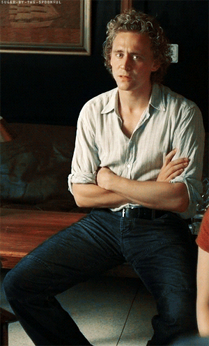 GIF tom hiddleston - animated GIF on GIFER - by Arath