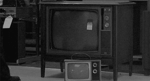 Сделай чтобы телевизор выключился. Старый телевизор. Анимированный телевизор. Разбил телевизор. Телевизор gif.