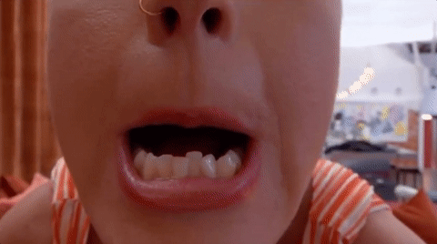 Девочка с открытым ртом. Дети с открытым ртом. Девочка с широко открытым ртом. Рот есть длинная