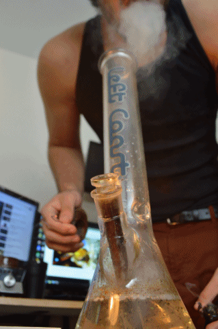 GIF bong - animated GIF on GIFER