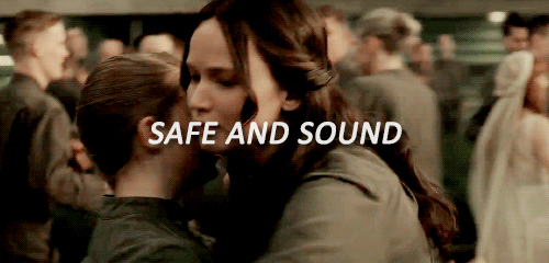 katniss and gale kiss gif