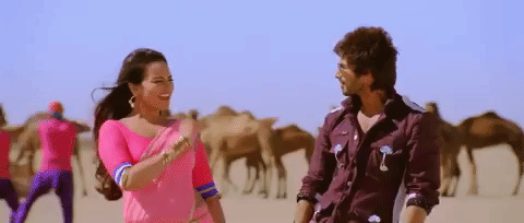 Sonakshi sinha bollywood shahid kapoor GIF - Find on GIFER