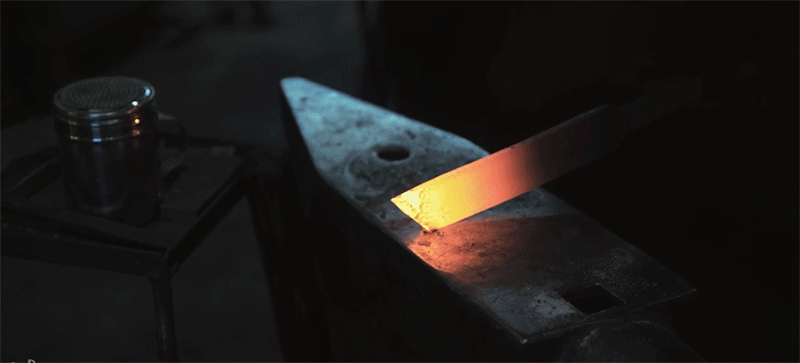 Forge animation. Ковка металла гифка. Кузнец гифка. Наковальня. Кузница gif.
