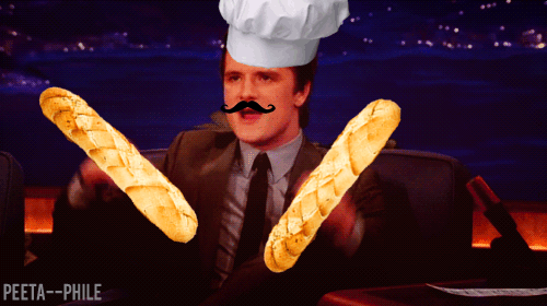 Кидать хлеб. Хлеб gif. Человек батон. Анимированный хлеб. Багет гифка.