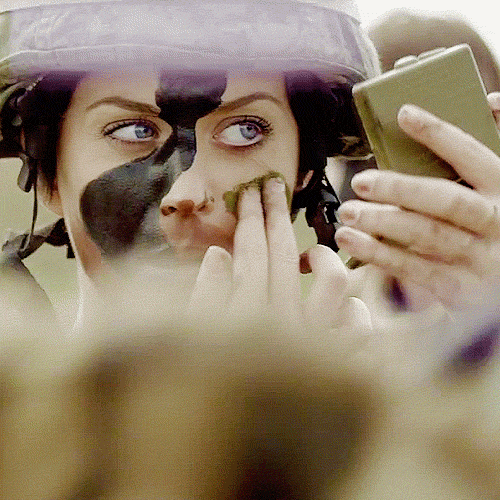 Katy perry hunt GIF Find on GIFER