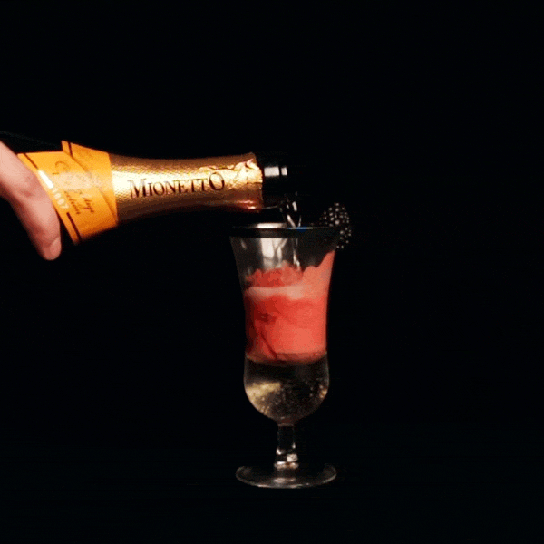 Гифка шампанское