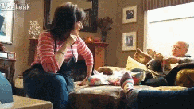 Lisa rowe oma opa GIF - Auf GIFER finden