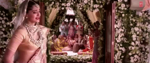 Sonam kapoor dulhan indian bride GIF - Find on GIFER
