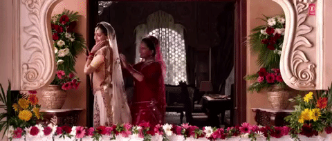 Dulhan GIFs - Get the best gif on GIFER