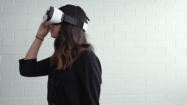VR технологии. Виртуальная реальность анимация. Виртуальная реальность гиф. VR очки gif.