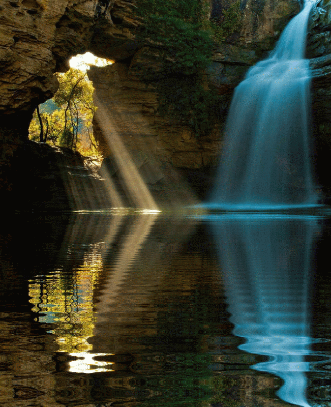 Красивая гиф видео. Красивые водопады. Водопады мерцающие. Сказочный водопад. Анимация природа.