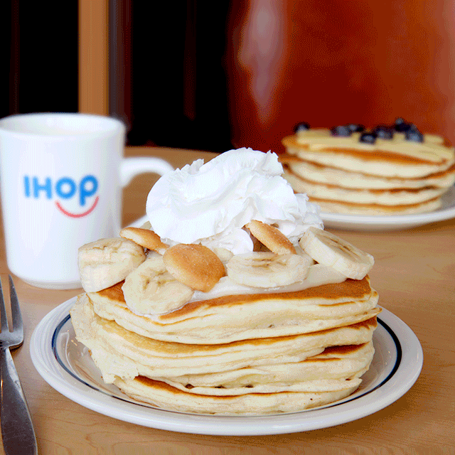 Ihop banana pudding GIF Find on GIFER