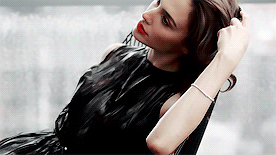 Wonder woman celeb gal gadot GIF - Find on GIFER, image size:276x155