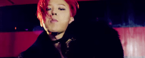 G Dragon MV. G Dragon с челкой. Taeyang Bang Bang с розовыми волосами. GD big Bang Лузер.
