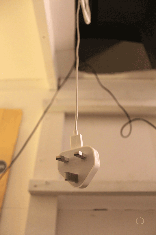 GIF power lead plug in GIF animado en GIFER