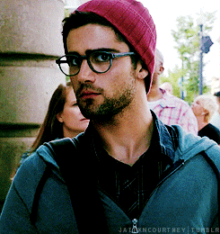 под куполом макс