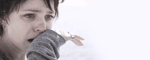 Том 2 плачет