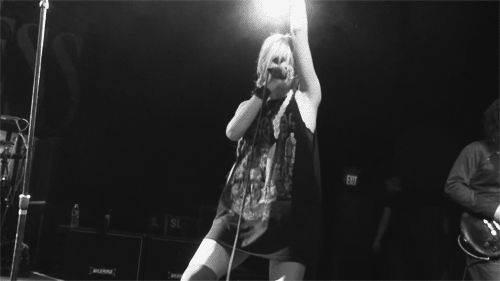 Taylor momsen goin down post GIF Find on GIFER