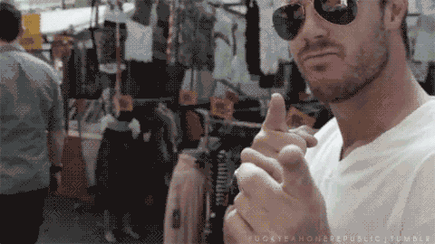 King gif. Кинг гиф. Ричи Кинг гиф. Джон Хантер Кинг гиф. Микинг гиф.