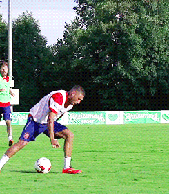 GIF arc arsenal football club i hate this place - GIF animado en GIFER