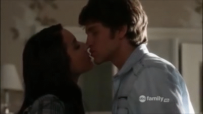 pretty little liars toby and spencer kiss