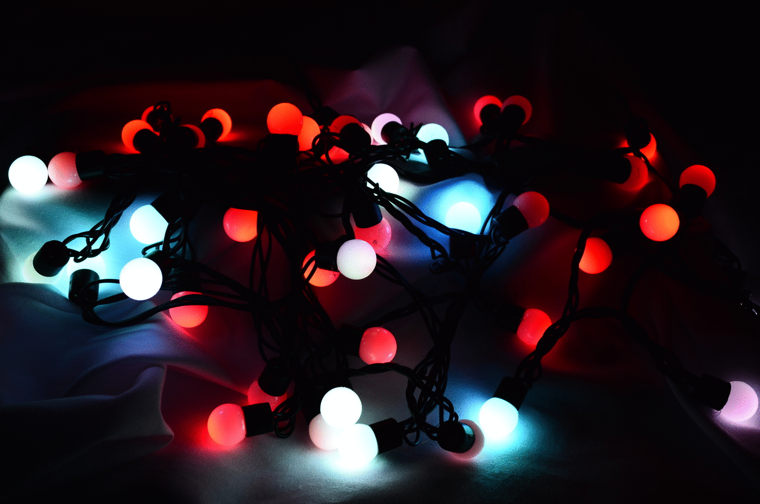 Красно черный мигающий фон. Гирлянда. Гирлянда Новогодняя. Гирлянда мигающая. Елочная гирлянда