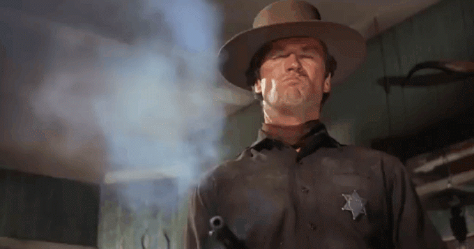 Клинт Иствуд ковбой Мальборо. Клинт Иствуд плюнул. Ковбой Клинт Иствуд гифка. Клинт Иствуд дуэль. Ковбой гиф