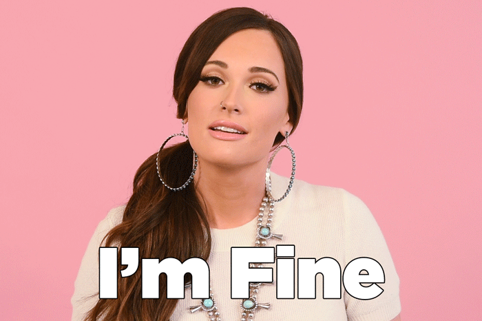 Kacey Musgraves - gif - fundo rosa