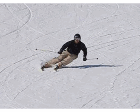 Кубарем с горы на лыжах. Человек на лыжах падает. На лыжах. Лыжный спуск. Катиться кубарем
