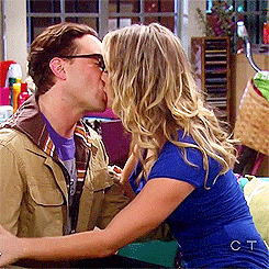 Battle Couples Ross et Rachel ( Friends) VS  Leonard et Penny ( The Big Bang Theory)  Kx7Z