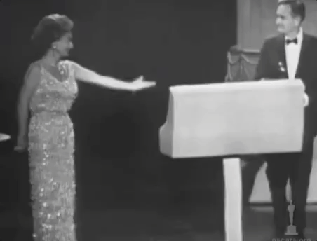 Joan crawford oscars academy awards GIF - Find on GIFER