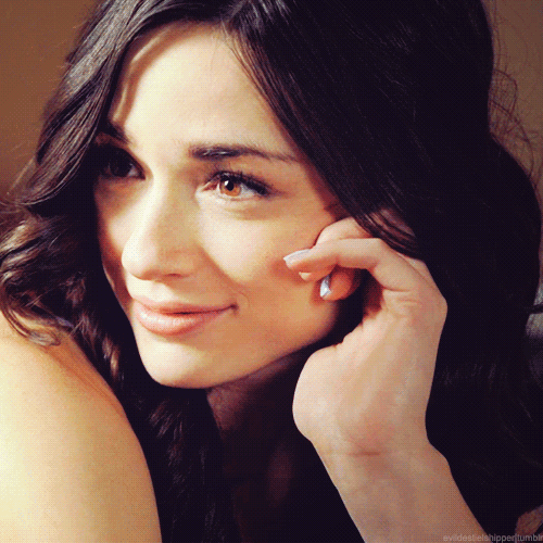 Crystal reed GIF Find on GIFER