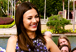 Victoria justice victoria justice hunt GIF - Find on GIFER