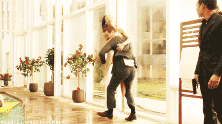 RÃ©sultat de recherche d'images pour "gif couple laugh"