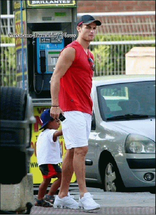 che scarpe indossa ronaldo